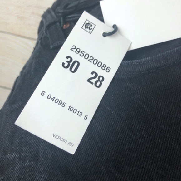 NWT Levi's 501 embroidered skinny jeans - Picture 7 of 7